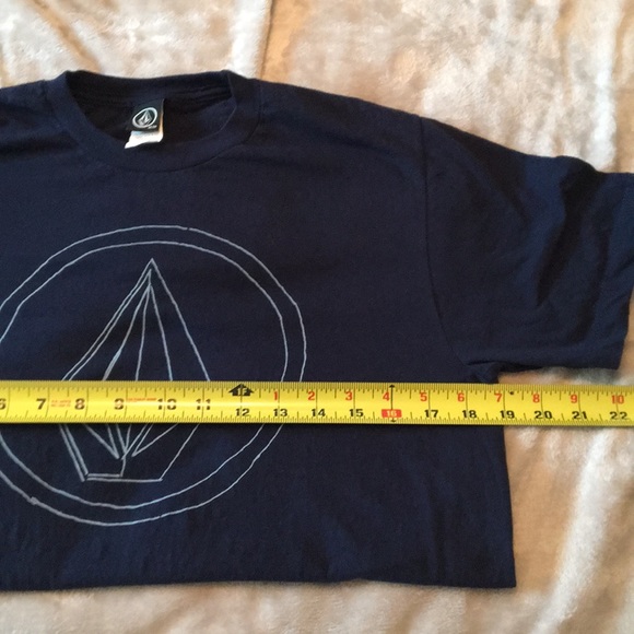 Volcom T-shirts SZ M (2) - Picture 2 of 4
